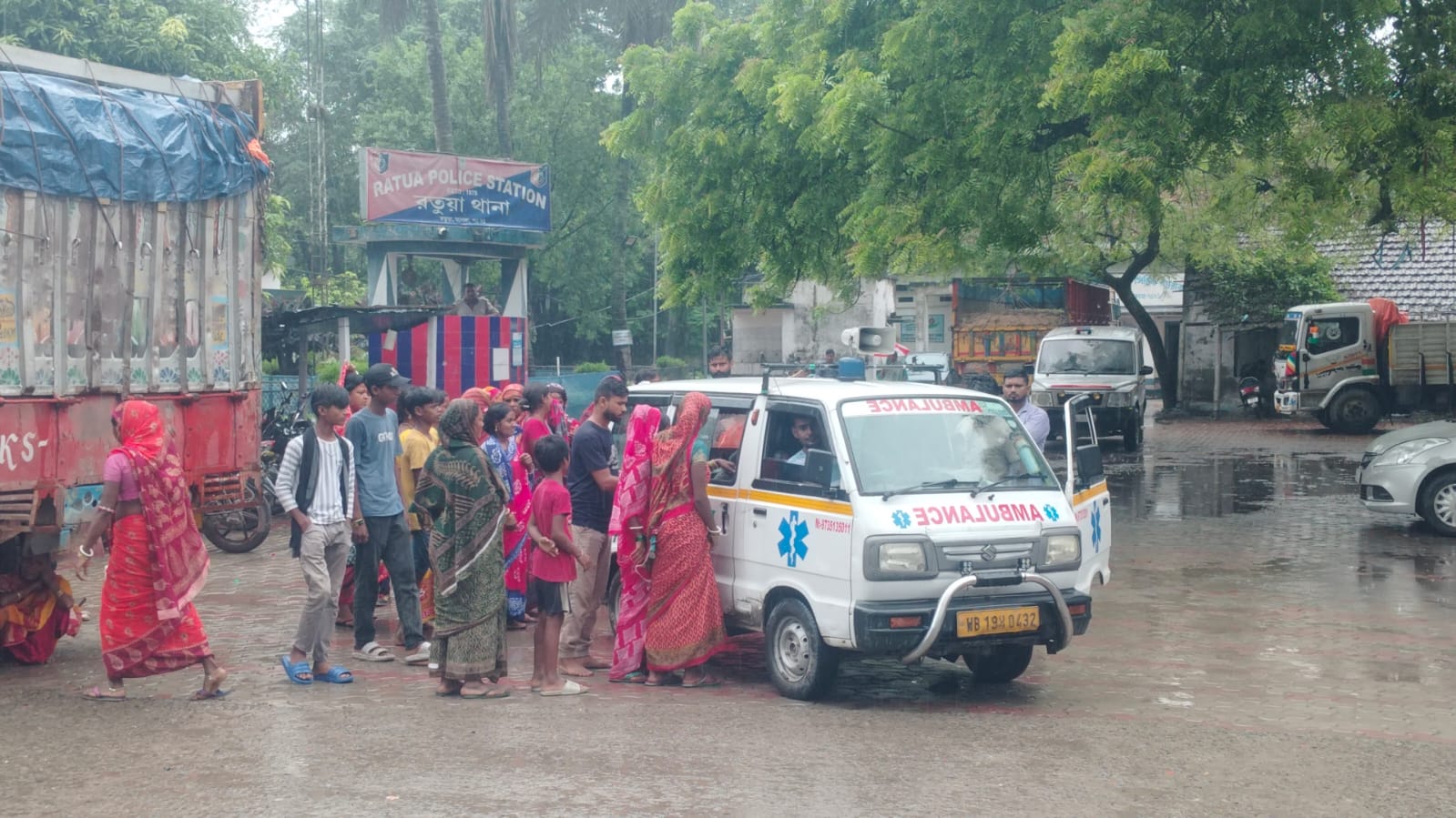 ফুলহারে ডুবে মৃত্যু বালিকার, শোকের ছায়া রতুয়ার কাহালা-চণ্ডীপুরে
