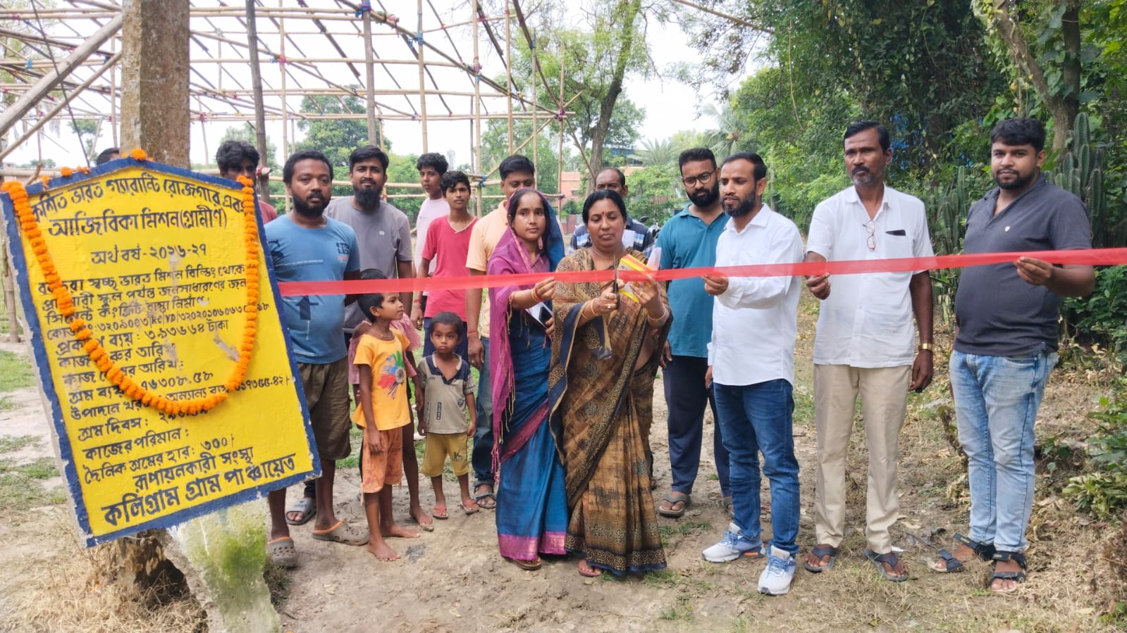 জি রাম জি প্রকল্পে বগচড়া শ্মশানঘাটের রাস্তার কাজের সূচনা, খুশি শ্রমিকরা