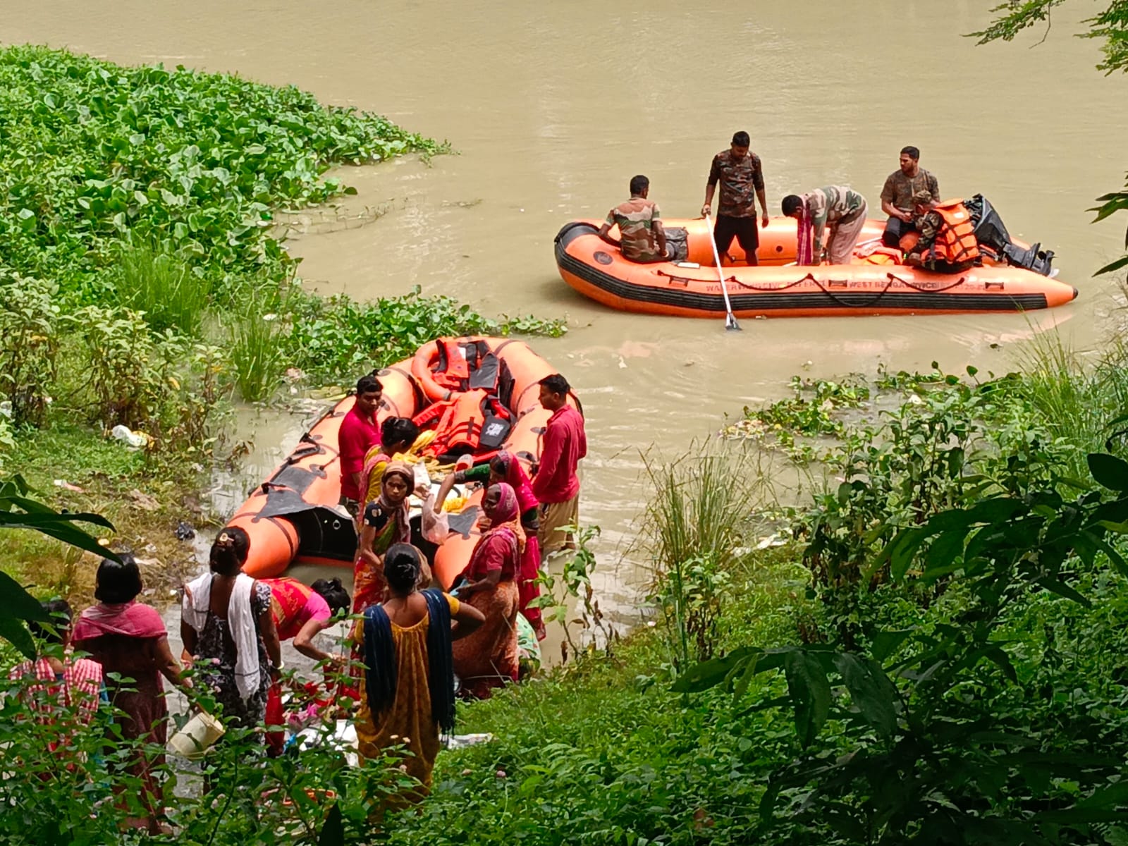 ভাগীরথীতে ডুবে যুবকের মৃত্যু, রহস্য ঘিরে তদন্তে পুলিশ
