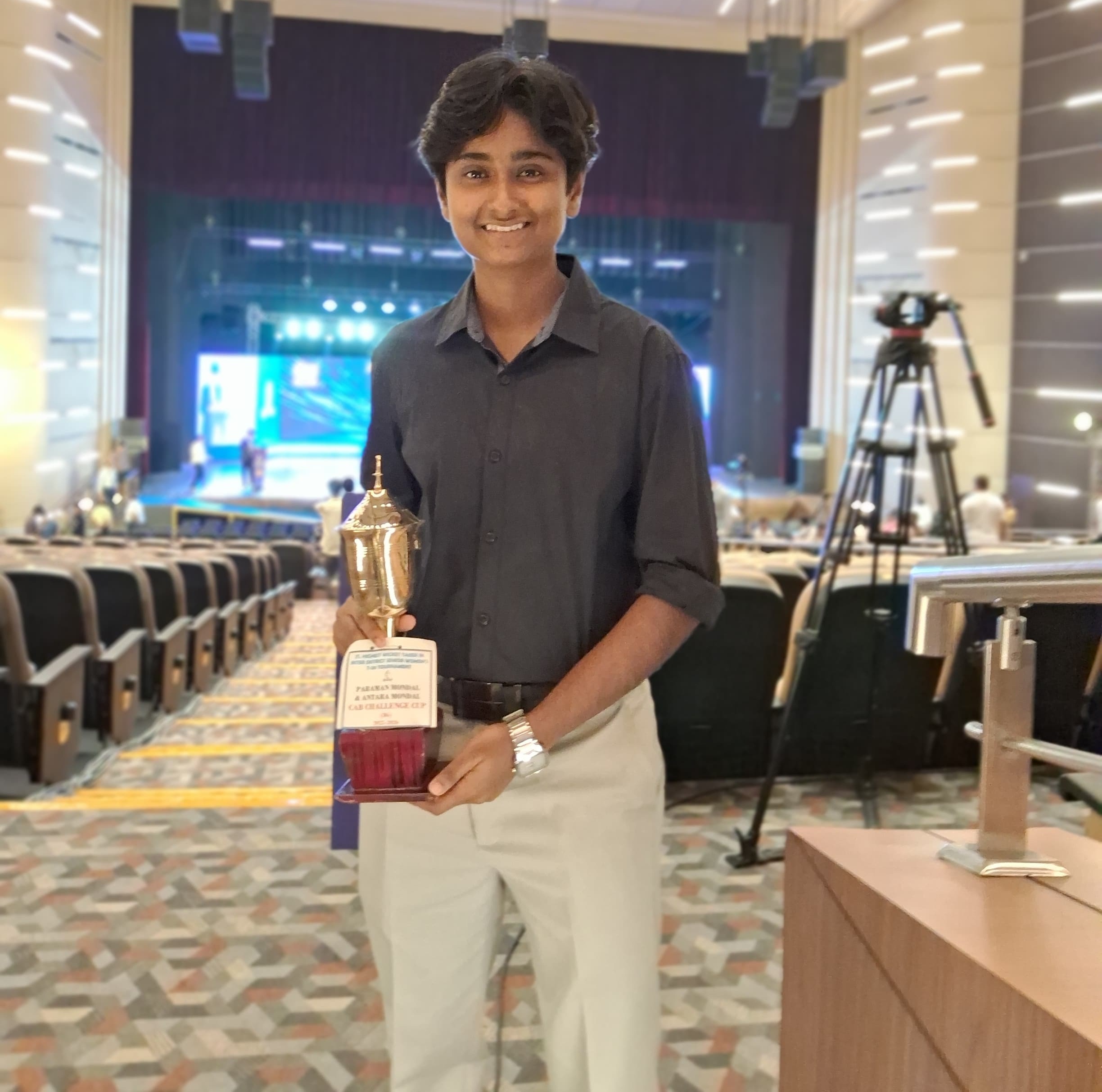 বর্ষসেরার সম্মান ক্রিকেটে, চাঁচলের অন্তরার হাতে সিএবি-র চ্যালেঞ্জ কাপ