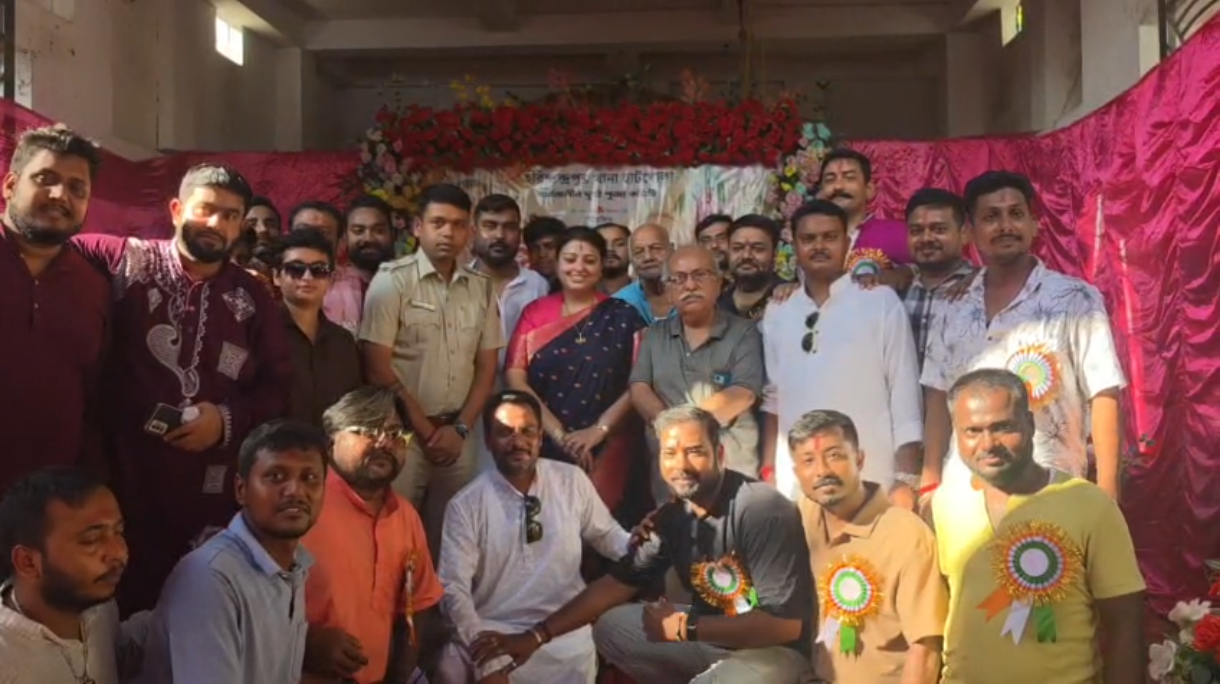 মাছ-মাংস প্রসঙ্গের আবহে বিজেপি নেত্রী প্রিয়াঙ্কার বার্তা—‘খোলা হাওয়ায় হবে পুজো’