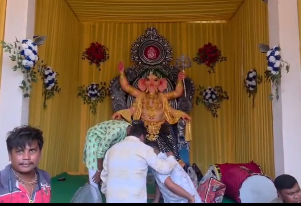 হরিশ্চন্দ্রপুরে গণেশ পুজোয় সম্প্রীতির নজির, এক মণ্ডপেই মিলন হিন্দু-মুসলিম যুবকদের