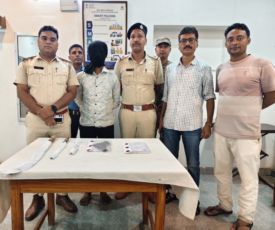 অস্ত্রের খোঁজ, সামসিতে গ্রেফতার যুবক