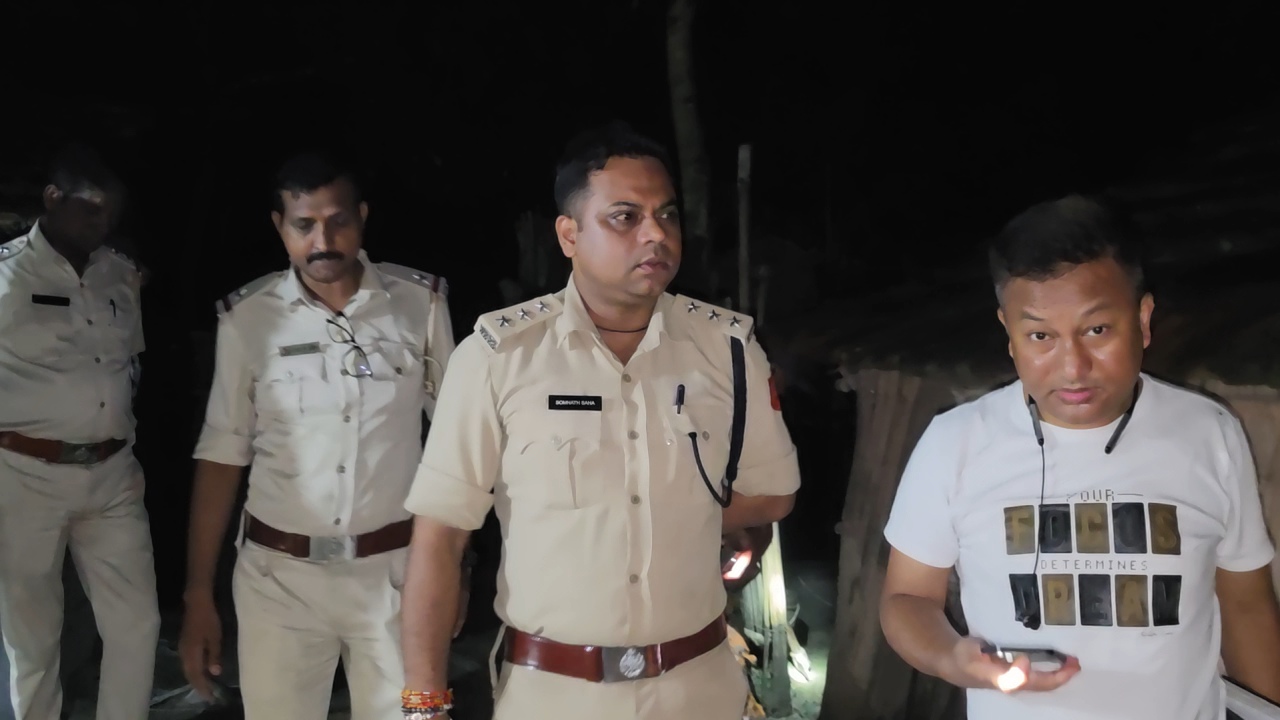হরিশ্চন্দ্রপুরে কুড়ালের কোপে বৌদিকে খুন, পুলিশের জালে দেওর