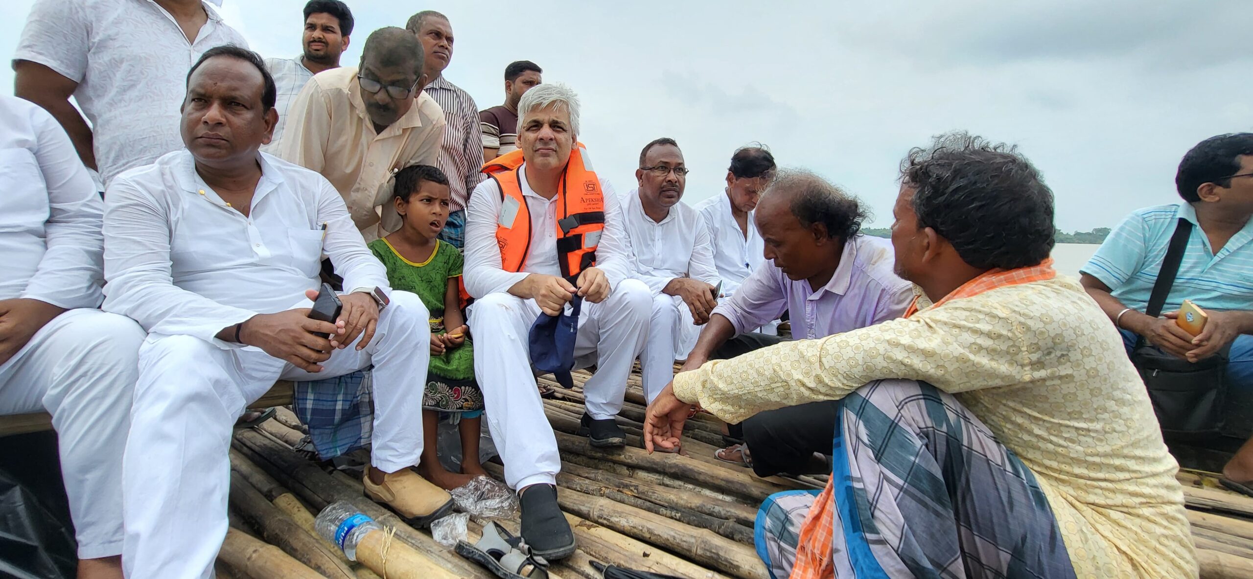 গঙ্গার ভাঙনে বিপর্যস্ত মানিকচক-ভূতনি, এলাকা পরিদর্শনে সাংসদ-বিধায়ক