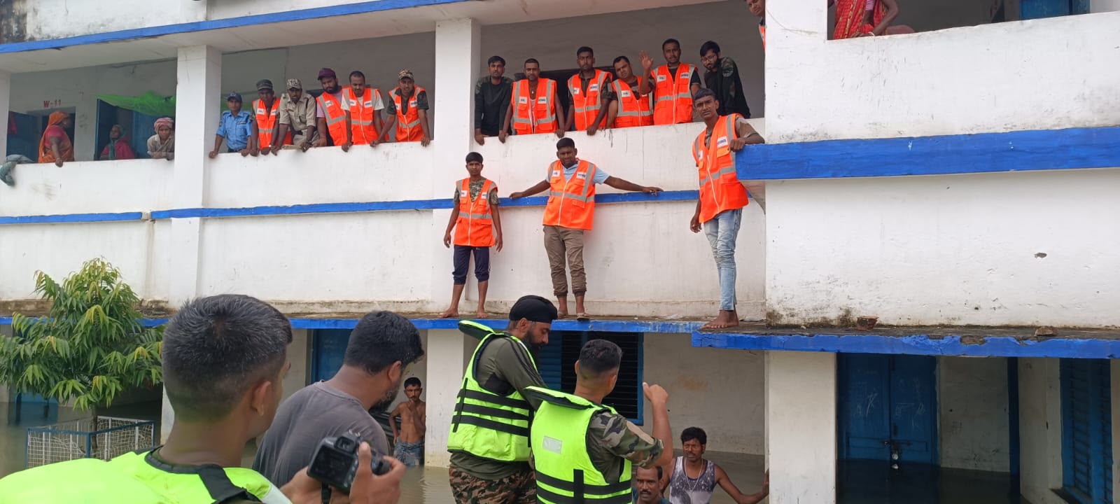 বন্যা মোকাবিলায় মালদায় প্রশাসনের নজিরবিহীন তৎপরতা, বাড়ল ত্রাণ শিবির থেকে মেডিকেল টিম—বিতরণে একাধিক ক্ষেত্রে রেকর্ড বৃদ্ধি