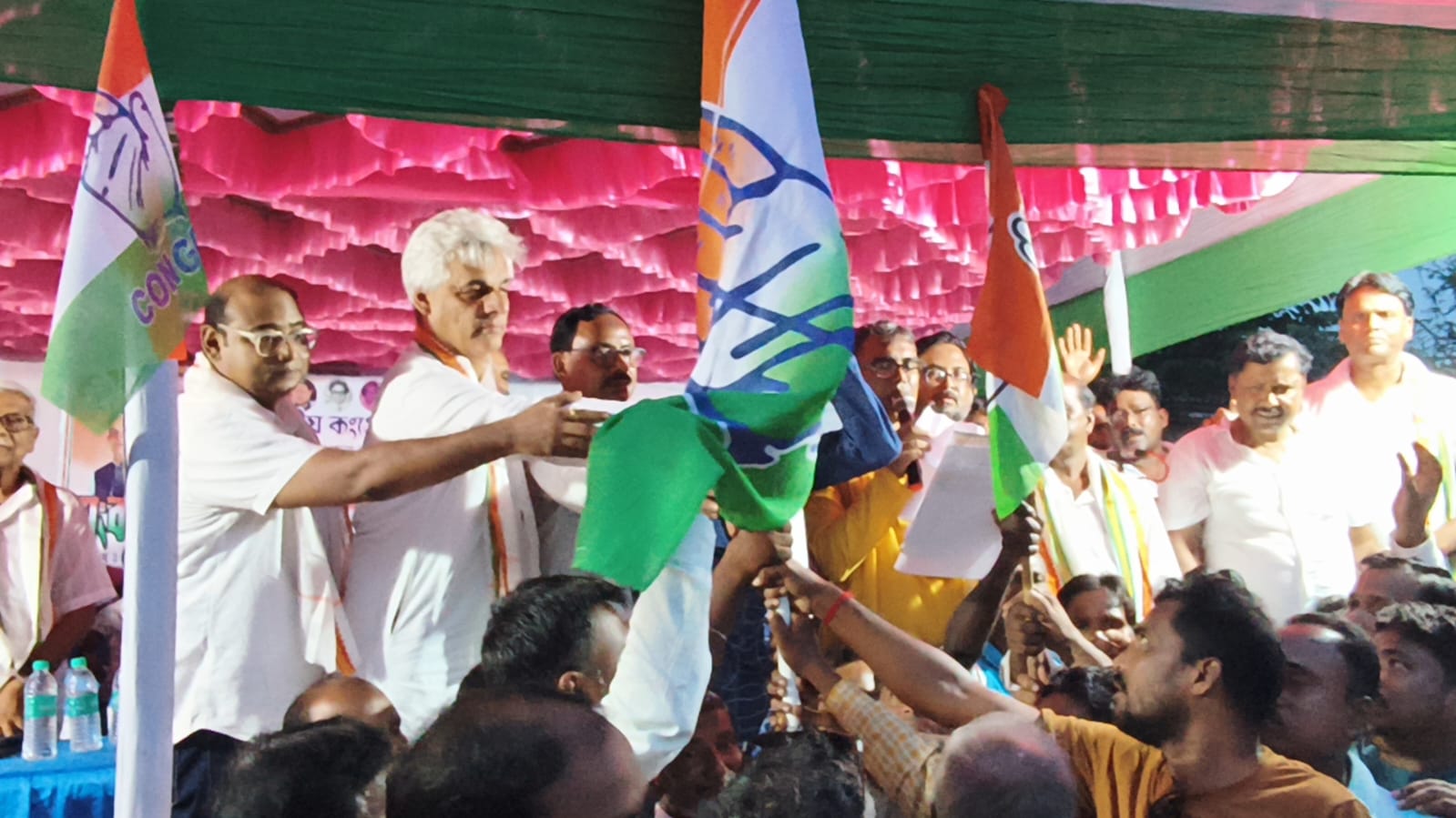 খরবা পঞ্চায়েত দখলের পর এবার কংগ্রেসে যোগদানের দাবি, তিন শতাধিক তৃণমূল কর্মীর যোগদান, দাবি কংগ্রেসের