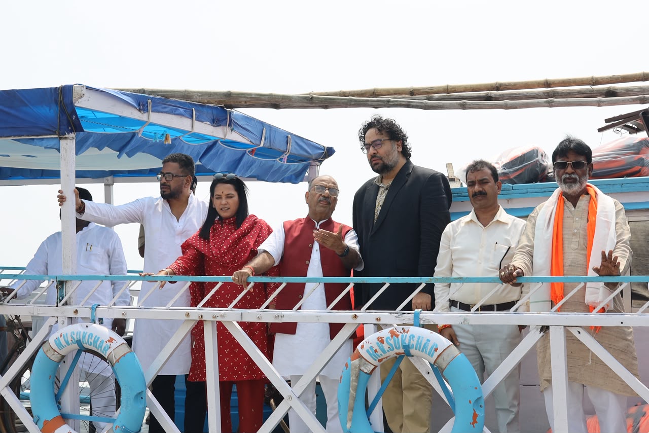 ভূতনীর বন্যা পরিস্থিতি দেখতে মন্ত্রী শঙ্কর-সুমনা, সাংসদ-বিধায়ক, দুর্গতদের হাতে ত্রাণ