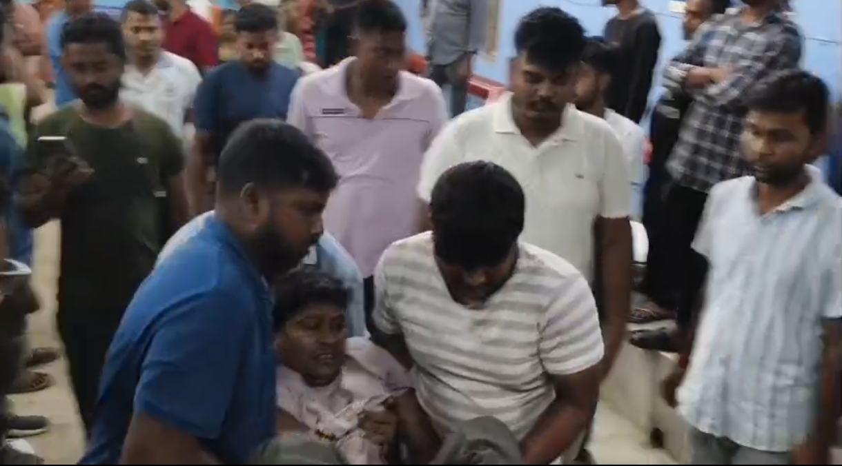 চিকিৎসার আশায় বেঙ্গালুরুর পথে, মাঝরাস্তায় দুর্ঘটনায় শেষ এক যাত্রীর জীবন, আহত একাধিক