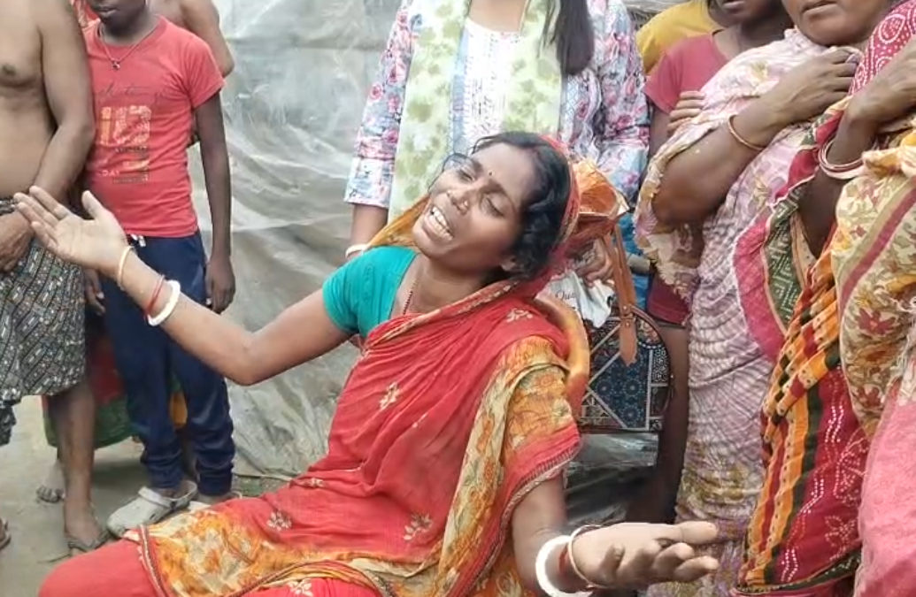 মেয়ের চিকিৎসার আড়াই লক্ষ টাকাও রক্ষা পেল না, আগুনে ভস্মীভূত পরিযায়ী শ্রমিকের বাড়ি