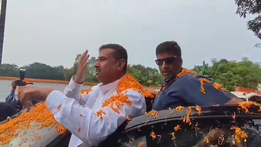 মানিকচকে মুখ্যমন্ত্রীকে ঘিরে জনতার উচ্ছ্বাস, পুষ্পবৃষ্টিতে উষ্ণ অভ্যর্থনা